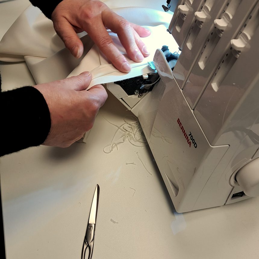 Näharbeit an der Maschine